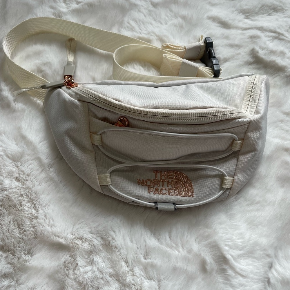 NWOT The North Face Cream Belt Bag